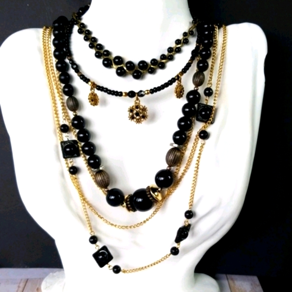 Vintage Elegant Black and Gold Jewelry 9 Piece Resellers Lot - Picture 8 of 13